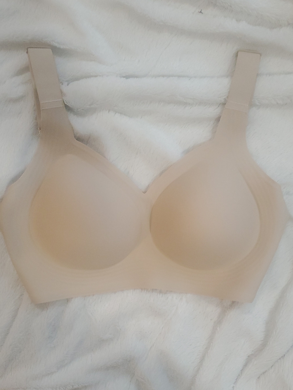 NWOT Seamless Nude T-Shirt Bra - Smooth Support